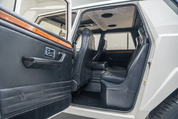 1989 Lamborghini LM002 - Image 6