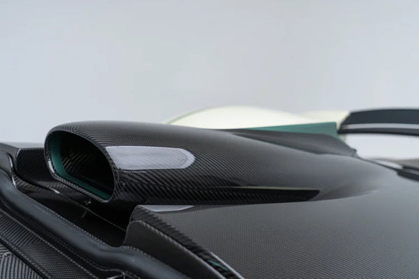 2024 Aston Martin Valkyrie Spider - Image 12